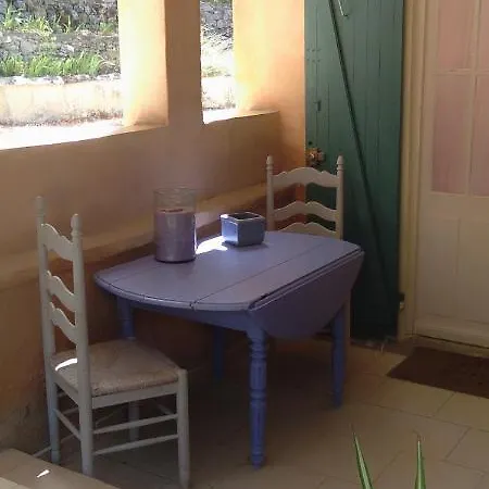 Bienvenue A La Source Dans Une Maison De Charme Apt Buitenkant foto